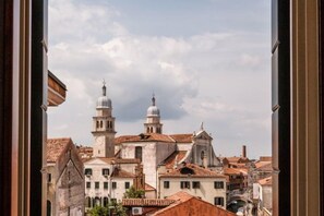 Unclassified image, 5 of 24, button - Carmini Canal View and Balcony With Lift (Venice)