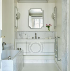 Bathroom - L Aventure Hotel (Paris)