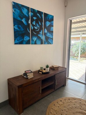 Interior - The Salt Life – Spacious Coastal Holiday Home, 100m From the Beach (Jeffreys Bay)