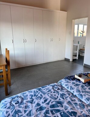 Room - The Salt Life – Spacious Coastal Holiday Home, 100m From the Beach (Jeffreys Bay)
