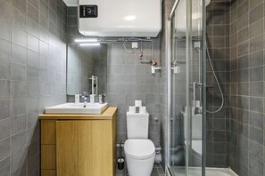 Bathroom - Cozy Apartment in Boulogne-Billancourt (Boulogne-Billancourt)
