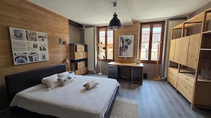 Room - Vrbo Property (bonnard)