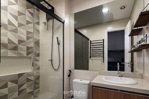 Bathroom - Studio in Condo. w/ Pool & City View Trm1504 (Curitiba)