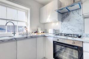 Private kitchen - 7 Clarendon Place (Maidstone)