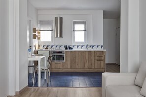 Living area - Modern 2BD Apartment near Acropolis by Lumen Living (Athina)