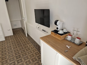 Interior - Room 'Camera Eos' with Balcony, Wi-Fi and Air Conditioning (Siracusa)