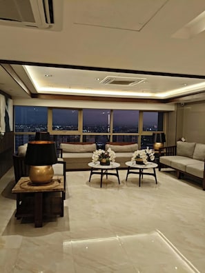 Quầy tiếp tân