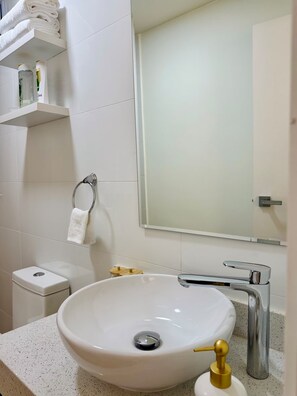 Bathroom - Modern 1-bedroom apartment in Luxury Tower with rooftop terrace (Unknown)