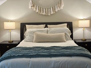 Room - Private Vermont Retreat. Sleeps 8; Pet-friendly; Near Magic, Bromley & Stratton. (Londonderry)