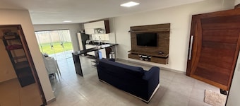 Casa de praia vista para o mar, localização privilegiada.