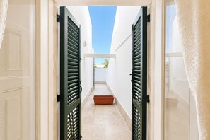 Interior - GuestHost - Lioy Suite with Terrace (Sovereto)
