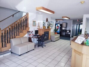 Lobby - Travel Inn resort and Campground (Saskatoon)