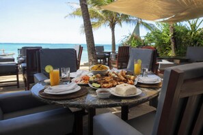 Outdoor dining - Lido beachfront resort  (Mombasa)