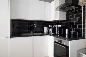 Kitchen - Luxury City Apartment in the Heart of Farringdon (London)