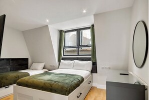 Room - 1BR Flat 1 Min from Finsbury Park Station (London)