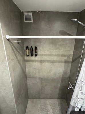 Bathroom - Hermo Studio, 2 meters from the MOVISTAR ARENA - Palermo Queens (Buenos Aires)