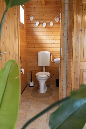Bathroom - Vrbo Property (Koudekerke)