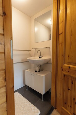 Bathroom - Vrbo Property (Koudekerke)