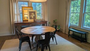 Dining - Charming Historic 3BR/2BA Birmingham Home, dog friendly min from UAB & Hospitals (Birmingham)