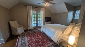 Room - Charming Historic 3BR/2BA Birmingham Home, dog friendly min from UAB & Hospitals (Birmingham)