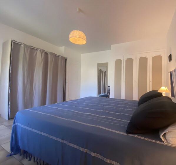 Room - Cottage 'Gîte Tournesols' with Private Terrace, Wi-Fi and Air Conditioning (Arles-sur-Tech)