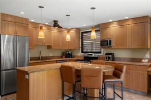 Kitchen - Kihei, Hale Hui Kai, Spacious 4 BR, Sleeps 12 (Kihei)