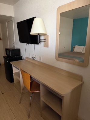 Room - Economy Suites Kansas City (Kansas City)