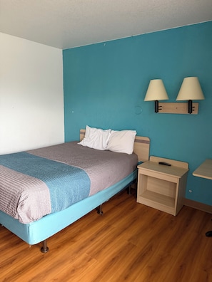Room - Economy Suites Kansas City (Kansas City)