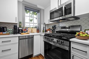 Private kitchen - Charming 2BR Near Back Bay (Boston)