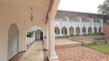 Bahagian luar