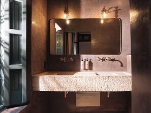 Bathroom - Fabulous 4-bedroom Riad with Pool in vibrant Marrakech (Marrakech)