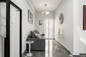 Interior - Centrally located in Athens, within easy reach of the Acropolis. (Athina)