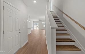 Staircase - NEW - 8Beds 16People (Durham)