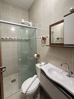 Bathroom - Nuno Jeronimo (Taiba)