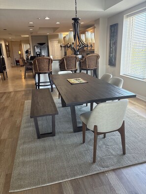 Dining - Waterfront Luxury Condo St Pete Beach near Don CeSar Hotel (St. Pete Beach)