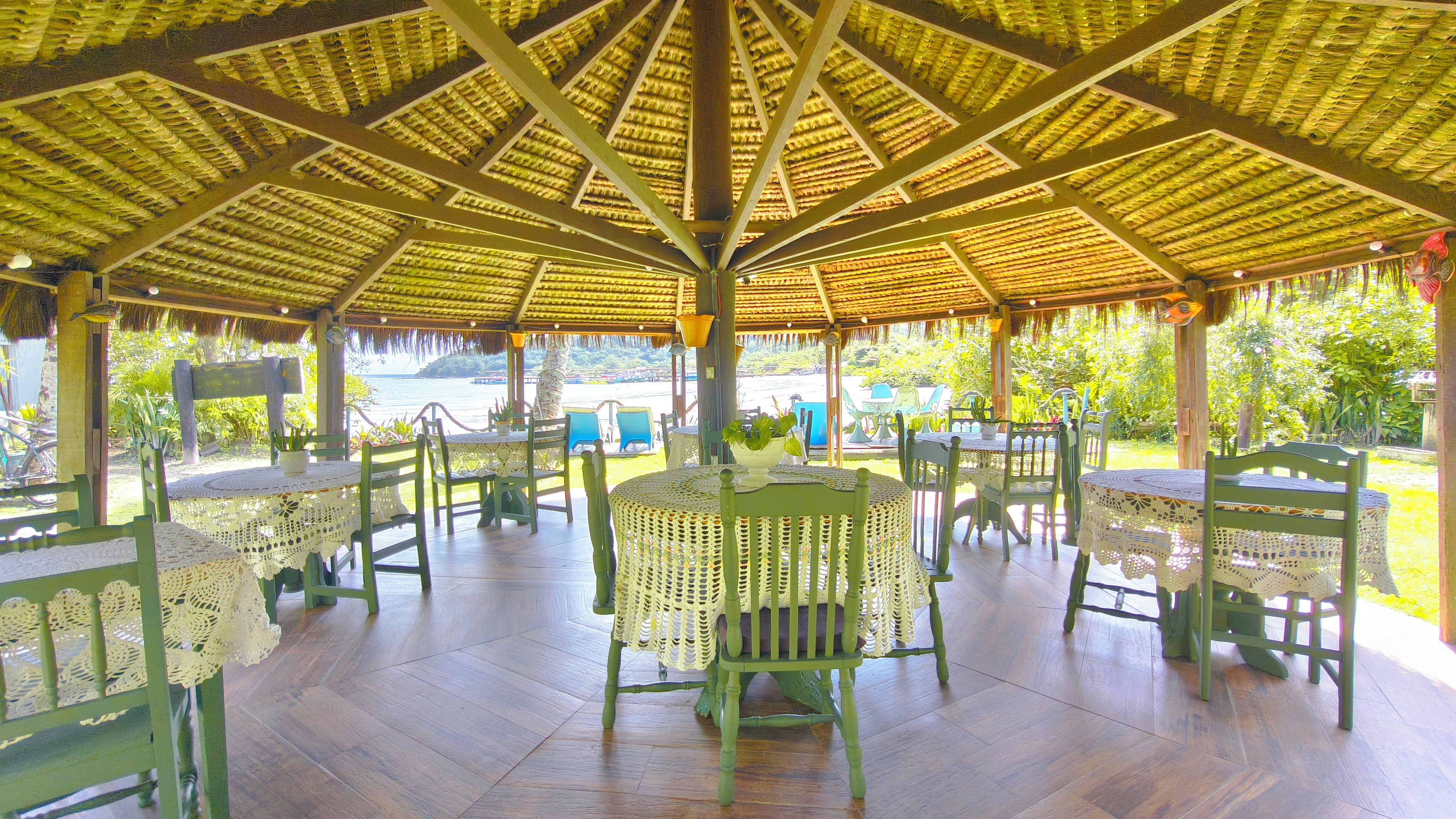 รับประทานอาหารกลางแจ้ง