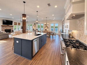 Island/ Gas Stove