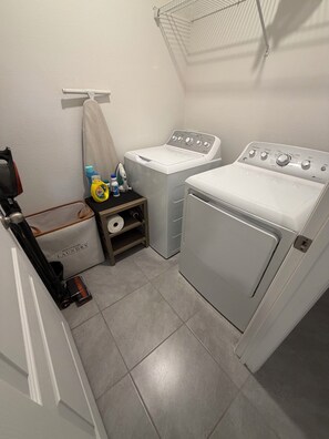 Laundry Room - Pleasant 4 Bed, 2 Bath Home, with Screened Pool (Auburndale)