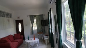 Living room - Room-complete Property Rental Private (Tollgate Clarendon Park)