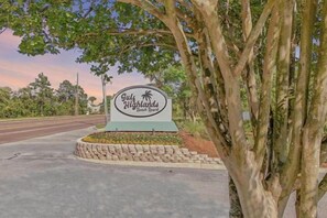 Property grounds - Sunshine & Shenanigans- Steps to Main Pool & More! (Panama City Beach)