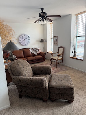 Living area - One of a kind - 1BDR Loft apartment. The Farmer Loft" (Hartville)