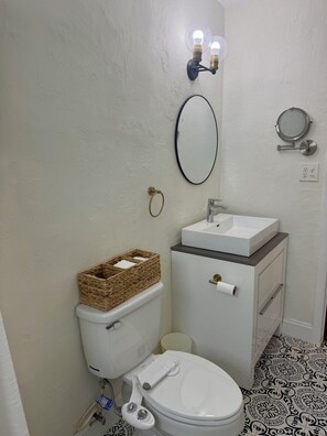 Bathroom - Newly renovated custom 3-bedroom/ 2 bath house in coastal area! (West Palm Beach)