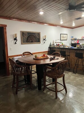 Unclassified image, 5 of 10, button - Cozy 2-bedroom cabin in fabulous Hodgen with AC (Hodgen)