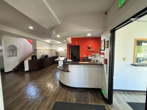 Lobby - EconoLodge Hotel (Franklin)