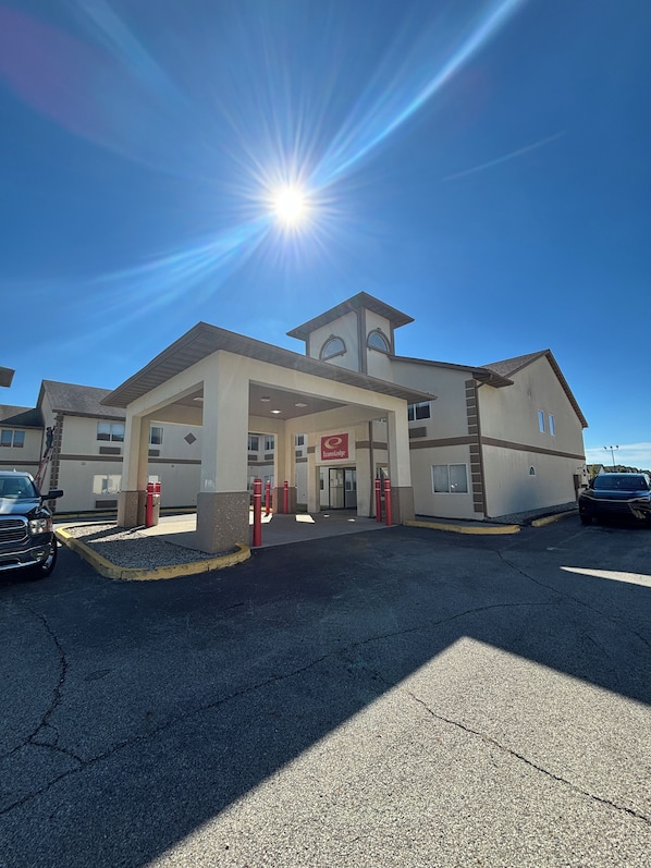Exterior - EconoLodge Hotel (Franklin)