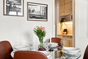 Dining - Timeless Nordic | Quiet Street | Parquet | Lift (Helsinki)