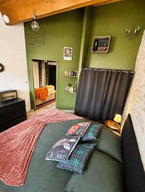 Room - Vrbo Property (Cartelègue)