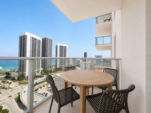 Outdoor dining - Elegant 2BR Residence Panoramic Water Views (Hollywood)