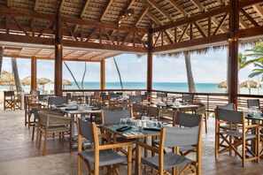 Outdoor dining - Sunscape Coco Punta Cana - All Inclusive (Punta Cana)