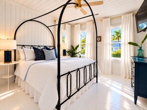 Room - Edisto Cottage, 1 Block to Beach + Firepit (Edisto Island)